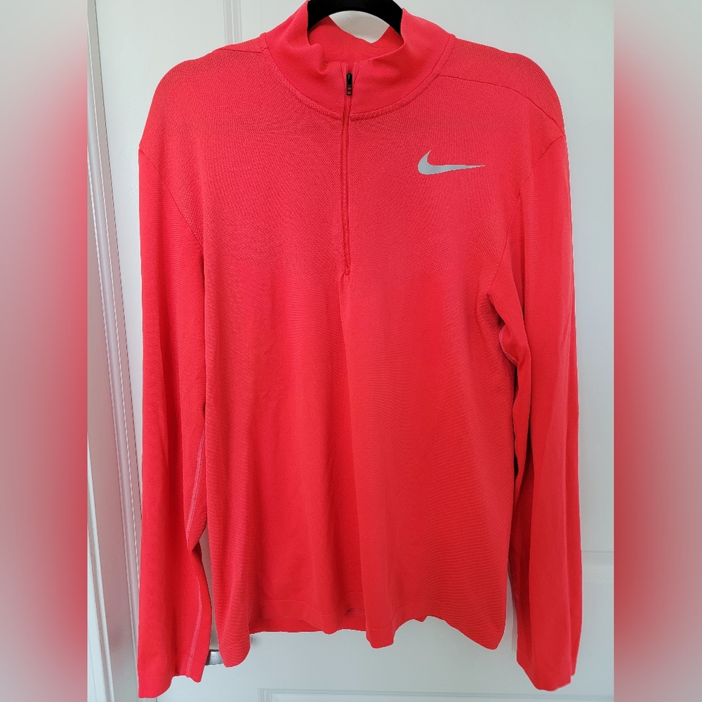 Large Long Sleeve Nike Dri-Fit Quarterzip